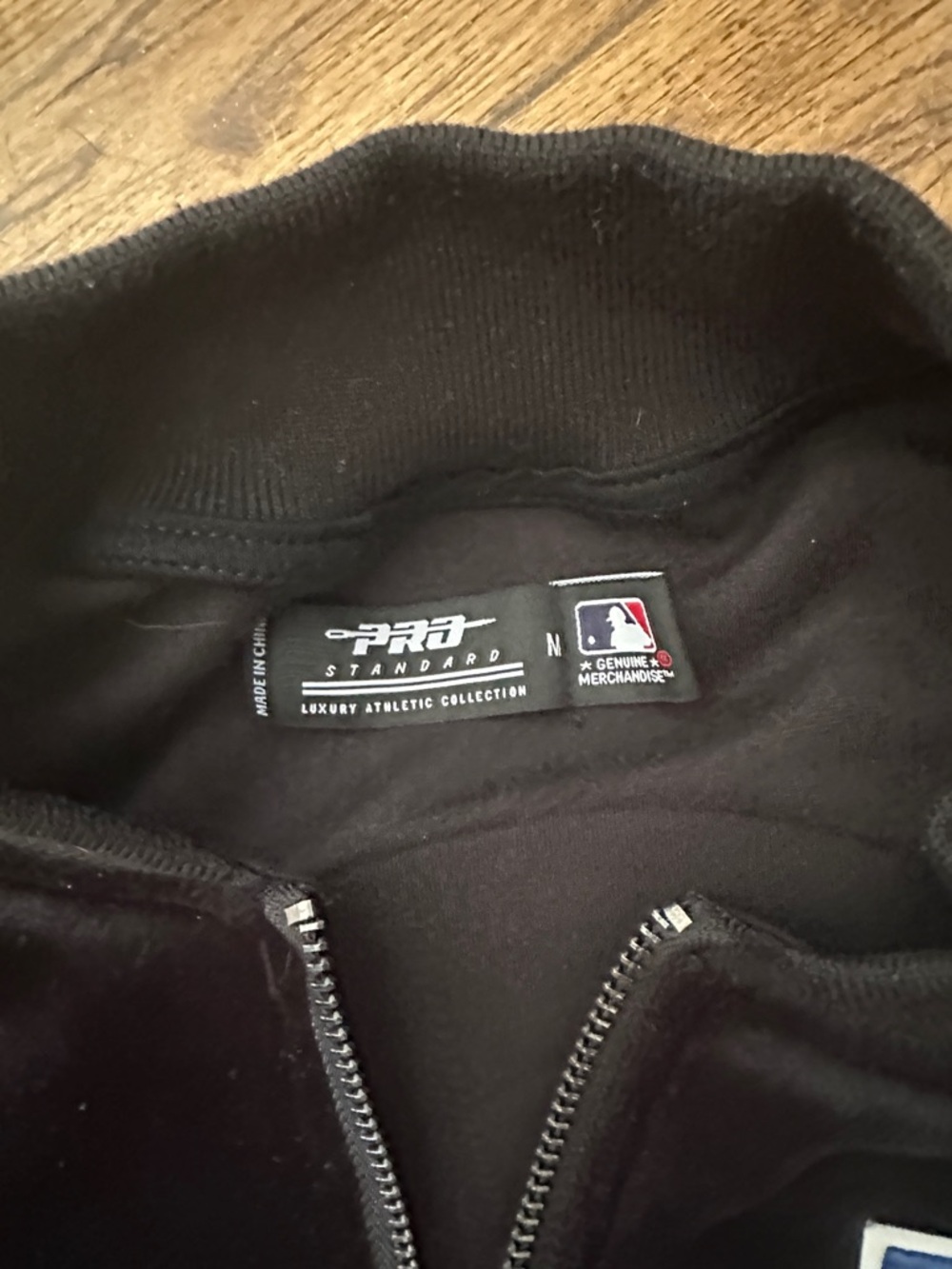 Pro standard LA Dodgers Black Velvet Bomber Jacket with Blue Logo sz medium - Picture 2 of 3